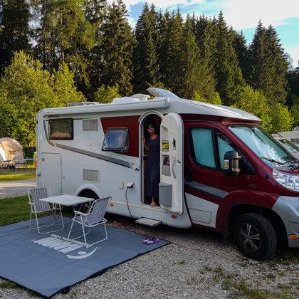 Par cik brīvo dienu skaits to atļāva, vēl uz dienu apmetāmies kempingā Itālijas Alpos