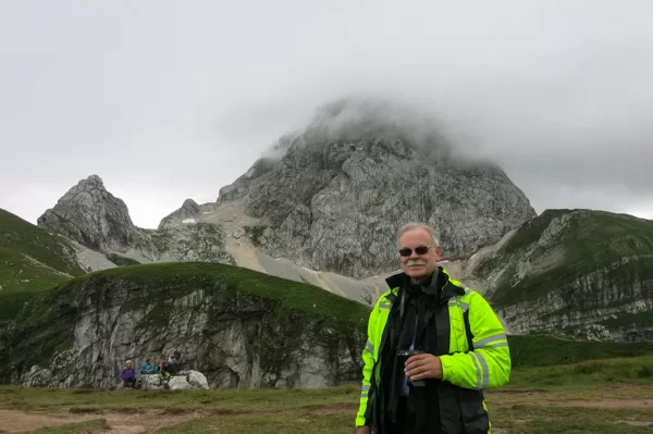 Aiz muguras Mangart kalns, Slovēnija