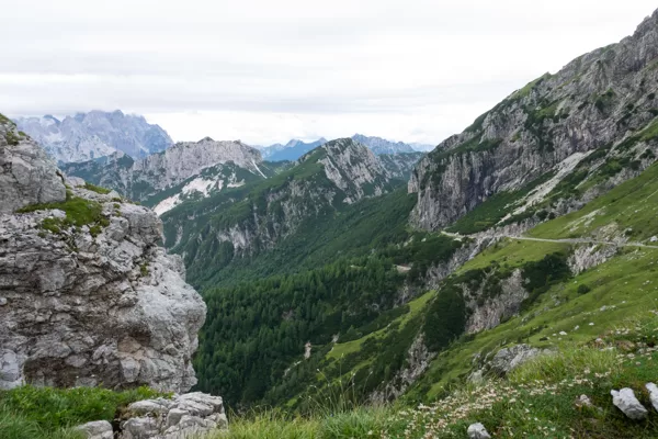 Ceļā uz Mangart kalnu, Slovēnija