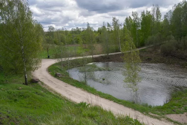 Daugavas krastā pie Daugmales pilskalna