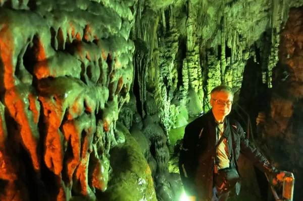 Dikteon cave. Lai tur nokļūtu, bija jāizbrauc cauri Lasshiti plateao 