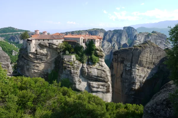 Grieķija, Meteora. Klosteri kalnu galos.